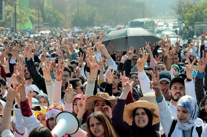 Cảnh sát Maroc giải tán hàng nghìn giáo viên biểu tình ở tòa Quốc hội ảnh 1