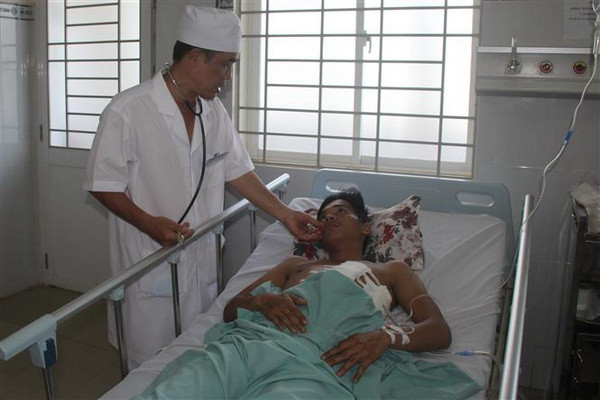 Huy động bác sỹ, cha xứ hiến máu cứu bệnh nhân nguy kịch trong đêm ảnh 1