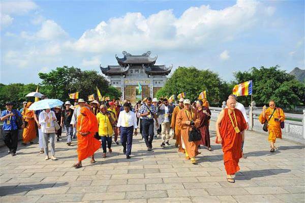 Đại biểu dự Đại lễ Vesak 2019 thăm quan tại tỉnh Ninh Bình ảnh 2