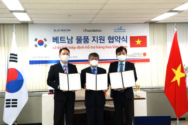 Lễ tiếp nhận hàng viện trợ từ Hàn Quốc và ký thỏa thuận hợp tác ảnh 1