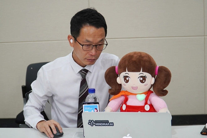 MrMIND giới thiệu robot chăm sóc người già tại sự kiện Gặp gỡ Pangyo ảnh 1