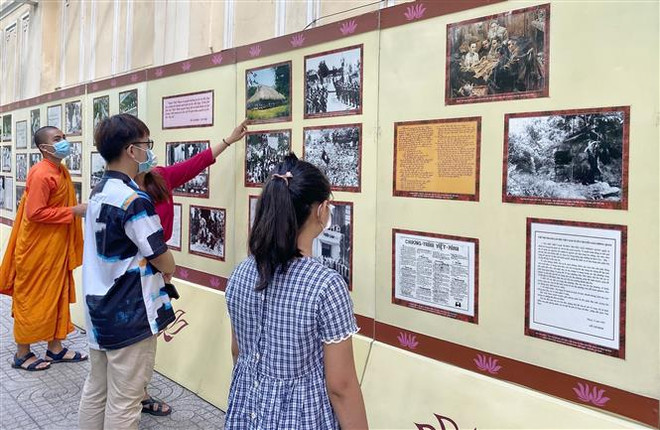 TP.HCM: Triển lãm ảnh Bầu cử Quốc hội - Ngày hội non sông ảnh 1