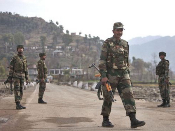 Lính Ấn Độ và Pakistan đấu súng ở khu vực Kashmir ảnh 1