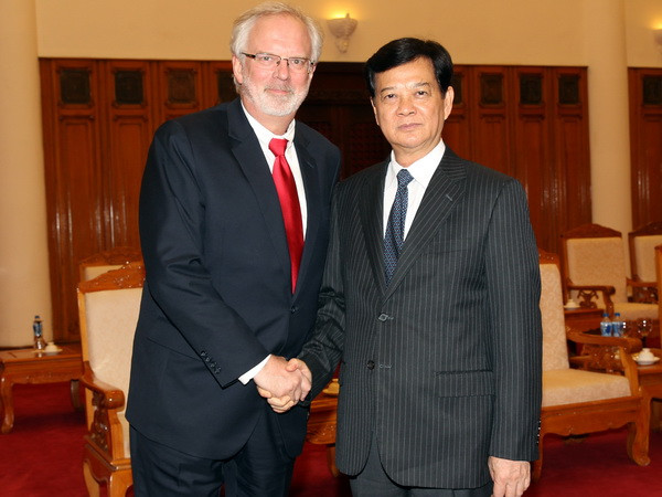 Thủ tướng Nguyễn Tấn Dũng tiếp Đại sứ Hoa Kỳ David Shear ảnh 1