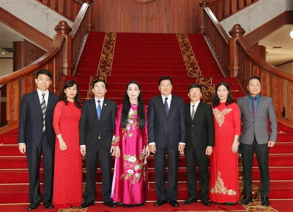 Thủ tướng Lào đánh giá cao sự hợp tác, giúp đỡ của tỉnh Vĩnh Phúc ảnh 2