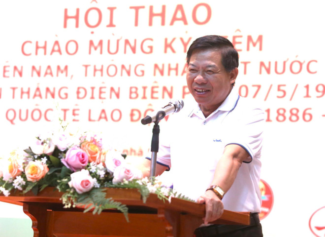 Đại sứ Việt Nam tại Campuchia Nguyễn Huy Tăng phát biểu tại lễ bế mạc hội thao. (Ảnh: Hoàng Minh/TTXVN) ttxvn_2704_campuchia hoi thao (1).jpg