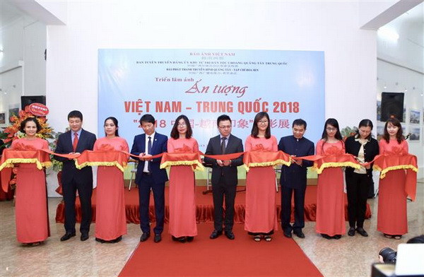 Khai mạc triển lãm ảnh 'Ấn tượng Việt Nam-Trung Quốc 2018' ảnh 2