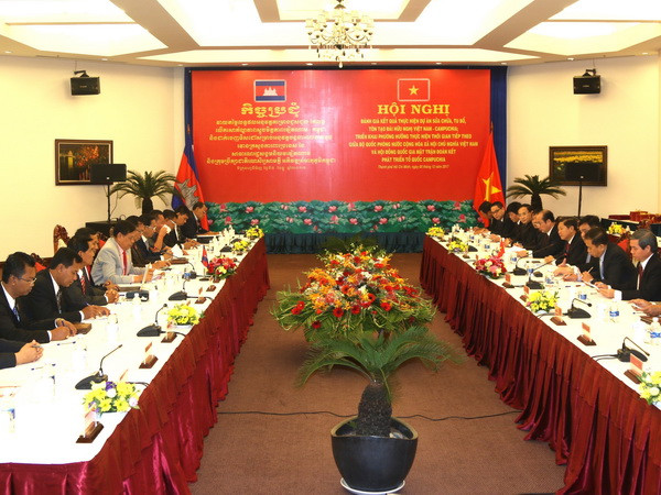 Khẩn trương hoàn tất xây dựng các Đài Hữu nghị trên đất Campuchia ảnh 1