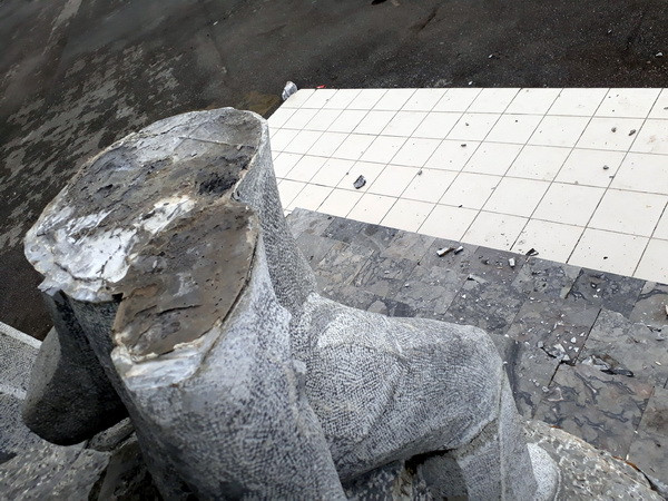 Gãy đổ tượng trong Đài chiến thắng Bắc Kạn, 1 bé trai bị thương ảnh 1