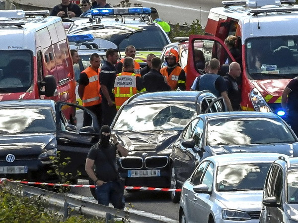 Hé lộ thông tin về nghi phạm tiến hành đâm xe vào binh sỹ Pháp ảnh 1