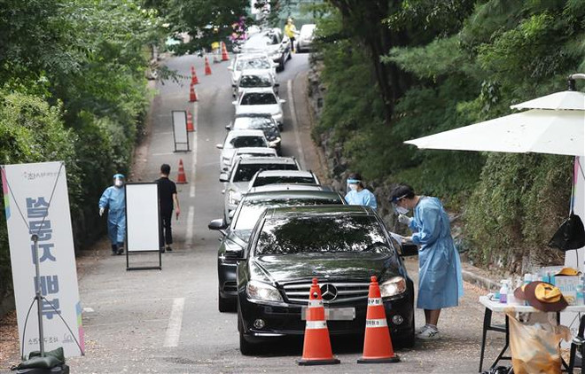 Dịch COVID-19: Hàn Quốc kéo dài lệnh giãn cách xã hội thêm 2 tuần ảnh 1