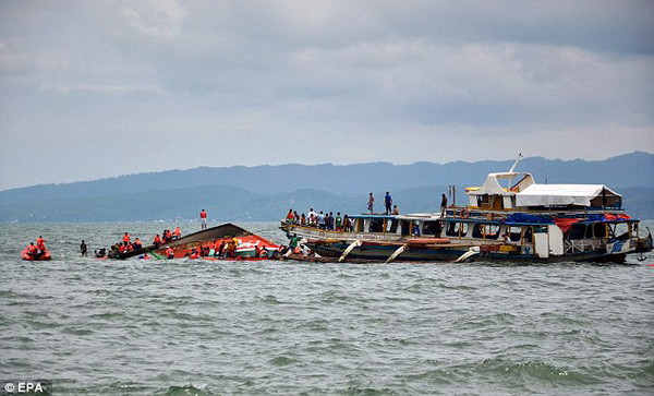Ảnh chỉ có tính minh họa. (Nguồn: EPA) Lật phà chở hơn 250 người ở vùng biển ngoài khơi Philippines ảnh 1