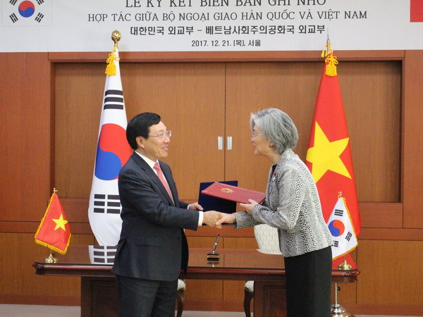 Các hoạt động của Phó Thủ tướng Phạm Bình Minh tại Hàn Quốc ảnh 4