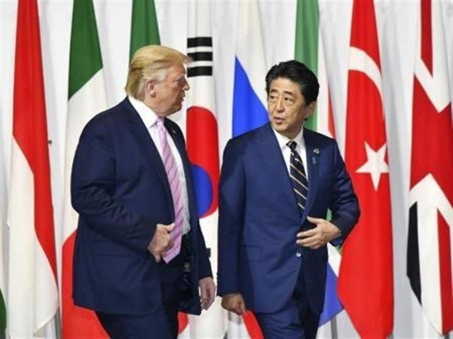 Tổng thống Mỹ Donald Trump và Thủ tướng Nhật Bản Shinzo Abe trước cuộc hội đàm bên lề Hội nghị thượng đỉnh G20 ở Osaka. (Nguồn: Kyodo/TTXVN) Mỹ-Nhật Bản khẳng định tầm quan trọng của liên minh song phương ảnh 1