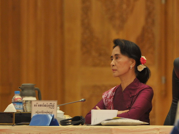 Myanmar: Bà San Suu Kyi muốn giữ vị trí "trên cả tổng thống" ảnh 1