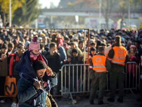 Thủ tướng Đức Merkel muốn sửa đổi luật tị nạn của châu Âu ảnh 1