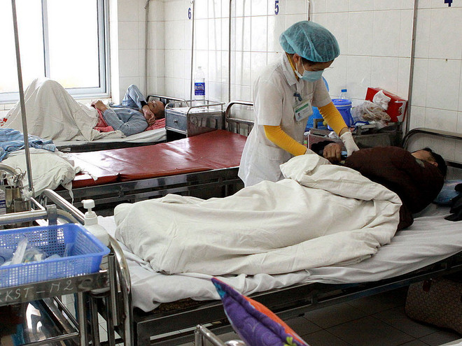 Bệnh viện Bệnh nhiệt đới TW cam kết không để người bệnh nằm ghép ảnh 1