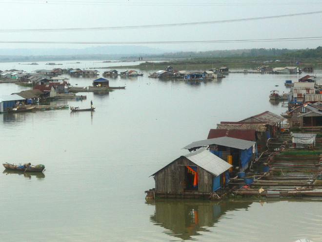 Có khoảng 10 cơn bão hoạt động trên Biển Đông trong năm 2015 ảnh 1