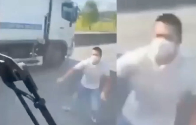 Nghệ An: Dùng đá ném vỡ kính xe do tranh giành hành khách ảnh 1