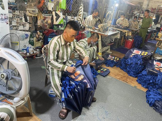 Thí điểm mô hình lao động, dạy nghề cho phạm nhân ngoài trại giam ảnh 1
