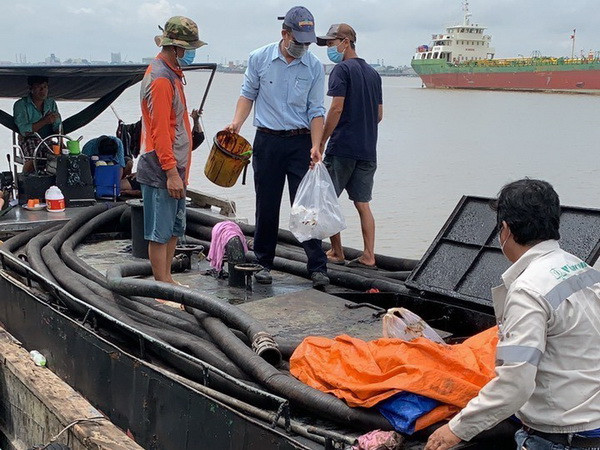 Cần Thơ: Bàn giao hồ sơ, tang vật vụ mua bán trái phép dầu FO ảnh 1