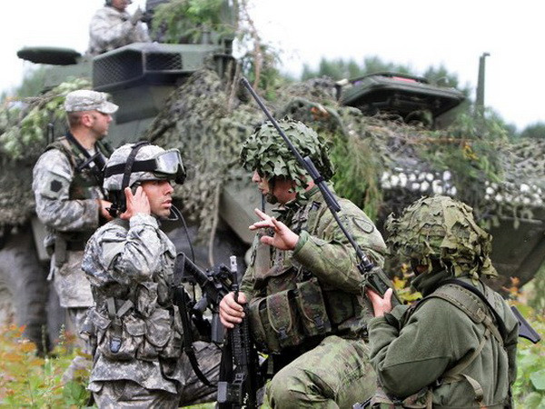 Nga tuyên bố sẽ xem xét hoạt động của NATO ở biên giới ảnh 1