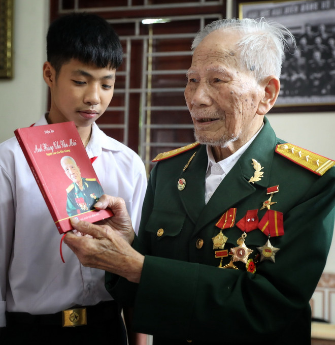 ttxvn_anh hung Chu van Mui2.jpg