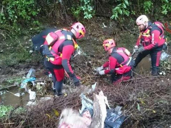 Hàng trăm nghìn người dân Italy khốn khổ vì mưa bão liên tục ảnh 1