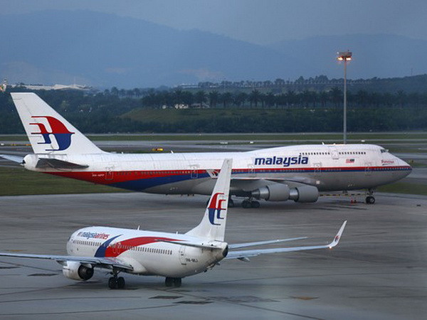 Một máy bay của Malaysia Airlines. (Nguồn: Reuters) Malaysia Airlines lại hoãn chuyến vì một máy bay bị va chạm ảnh 1