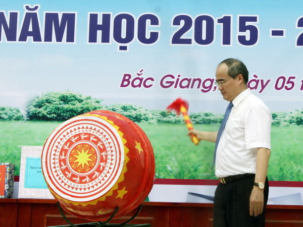 "Cần kết hợp hài hòa giữa dạy chữ với dạy người, dạy nghề" ảnh 1