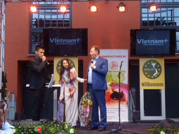 Ngày Việt Nam tại Áo: Tăng cường giao lưu kiều bào và bạn bè quốc tế ảnh 1