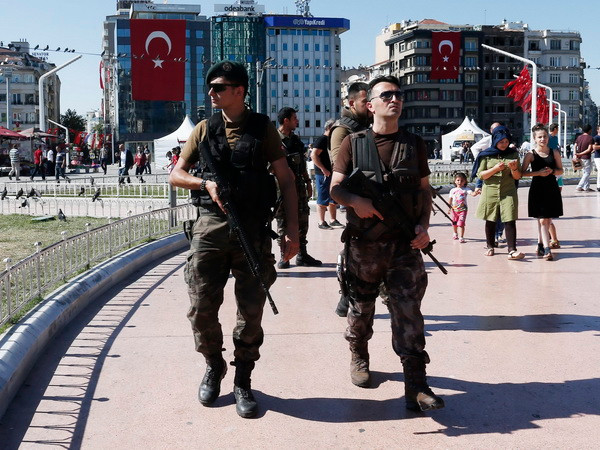 Thổ Nhĩ Kỳ cân nhắc gia hạn tình trạng khẩn cấp sau đảo chính ảnh 1