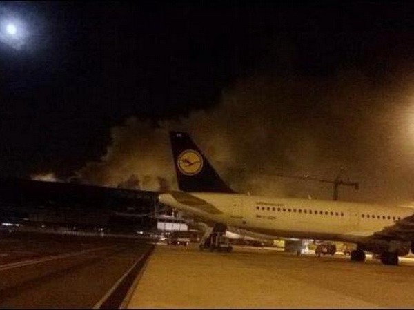 Hỏa hoạn tại sân bay quốc tế Fumicino ở Rome là do chập điện ảnh 1