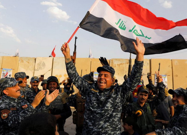 Quân đội Iraq duyệt binh mừng chiến thắng Nhà nước Hồi giáo tự xưng IS ảnh 1