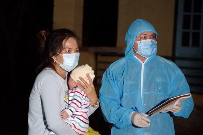 Đưa hơn 240 công dân Việt Nam từ Ukraine về nước ảnh 1