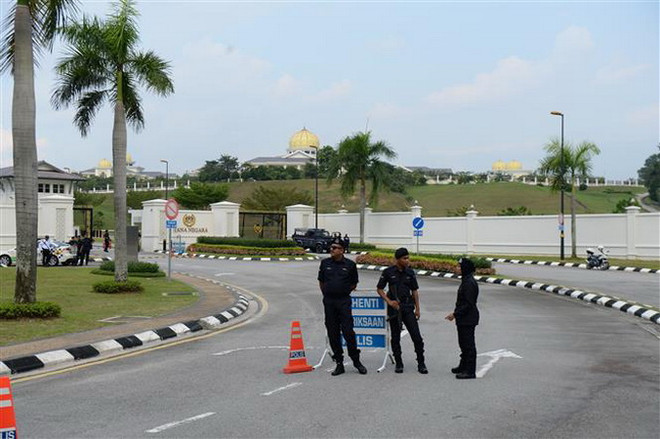Cảnh sát Malaysia. (Ảnh: AFP/TTXVN) Malaysia chặn đứng âm mưu tấn công khủng bố ở các trung tâm giải trí ảnh 1