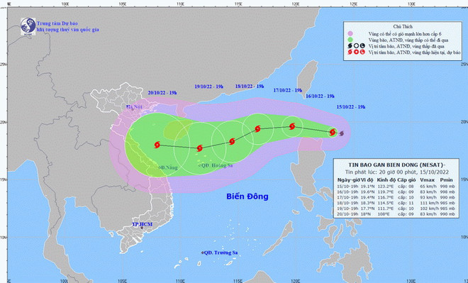 Bão Nesat đang hướng vào Biển Đông và có khả năng mạnh thêm ảnh 1