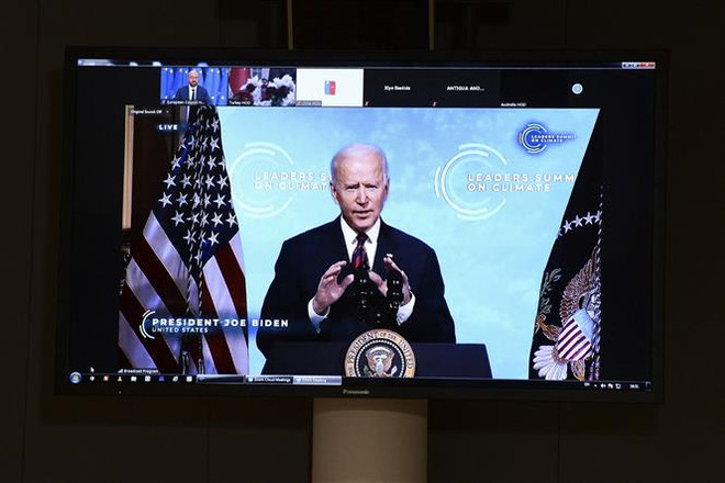 Tổng thống Mỹ Joe Biden phát biểu tại lễ khai mạc Hội nghị thượng đỉnh trực tuyến về khí hậu. (Ảnh: AFP/TTXVN) Mỹ cam kết tăng gấp đôi viện trợ cho các nước đang phát triển ảnh 1