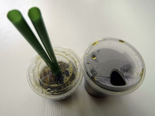 Tập đoàn Starbucks nói "không" với ống hút nhựa từ năm 2020 ảnh 1