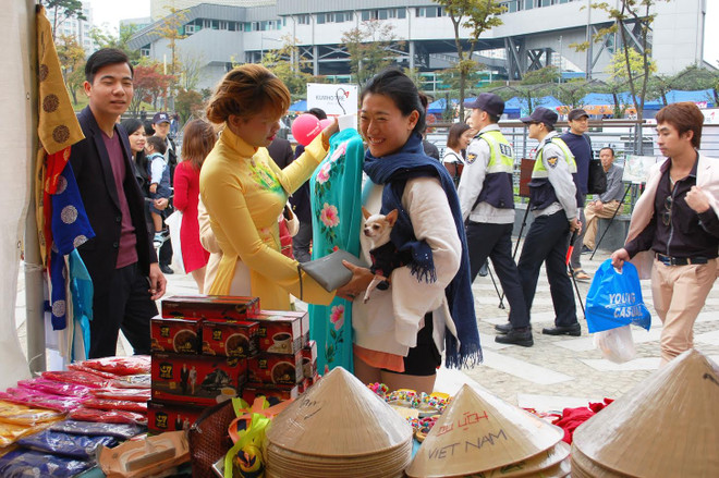 Tưng bừng Lễ hội Văn hóa và Ngày Lao động Việt Nam tại Hàn Quốc ảnh 7