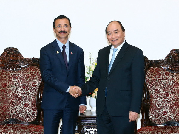Thủ tướng Nguyễn Xuân Phúc tiếp ông Sultan Ahmed bin Sulayem, Chủ tịch Tập đoàn DP World của Các Tiểu vương quốc Arập Thống nhất (UAE). (Ảnh: Thống Nhất/TTXVN) Việt Nam sẽ tạo mọi điều kiện thuận lợi cho Tập đoàn DP World ảnh 1