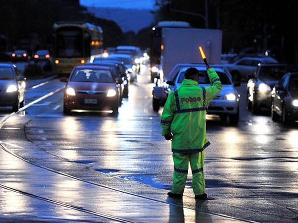 30.000 hộ gia đình ở Nam Australia chưa thể có điện do bão lớn ảnh 1