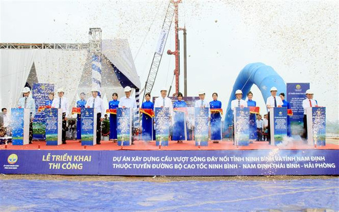 Động thổ thi công cầu vượt sông Đáy nối Ninh Bình và Nam Định ảnh 1