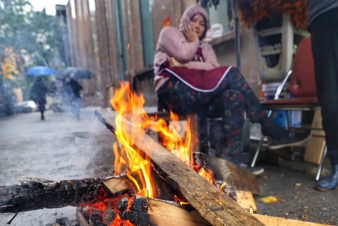 Đêm 20/2, Bắc Bộ và Bắc Trung Bộ mưa rét, đề phòng lốc, sét, mưa đá ảnh 1