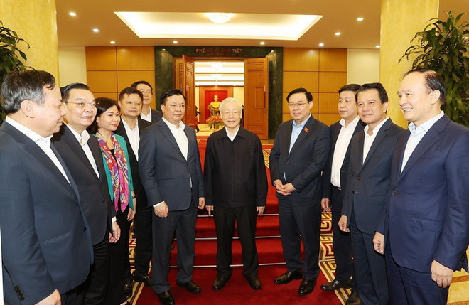 Bộ Chính trị cho ý kiến về 10 năm thực hiện nhiệm vụ phát triển Thủ đô ảnh 2