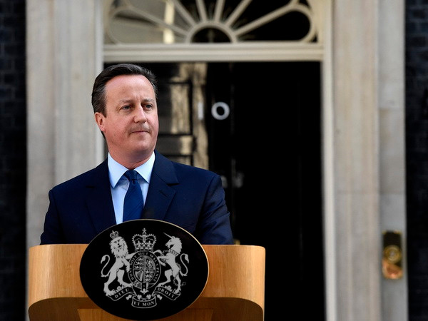 Thủ tướng Anh lên án các vụ bài ngoại hậu trưng cầu Brexit ảnh 1