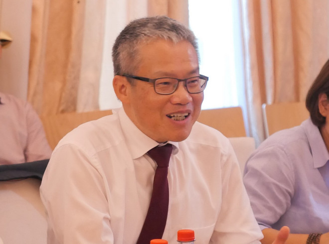 Giáo sư-Tiến sỹ Khoa học Nguyễn Xuân Thính, Trưởng nhóm nghiên cứu tại Đại học TU Dortmund, Chủ tịch VGInetwork phát biểu tại cuộc gặp mặt. (Ảnh: Thu Hằng/TTXVN) ttxvn_gap_mat_cac_nha_khoa_hoc_tri_thuc_viet_nam_tai_chlb_duc1.jpg