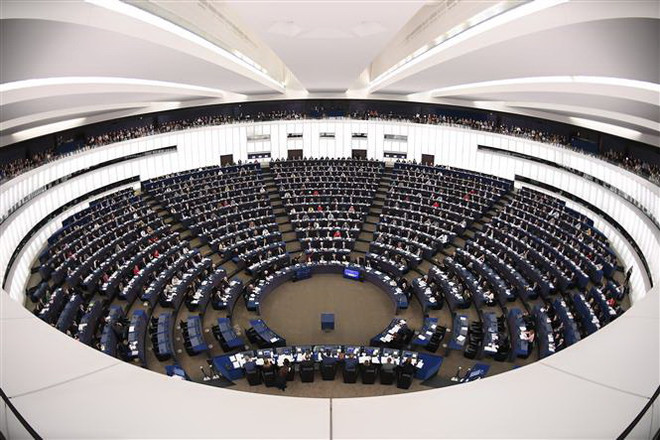 Toàn cảnh một phiên họp của Nghị viện châu Âu ở Strasbourg, miền Đông Pháp. (Ảnh: AFP/TTXVN) Quan hệ Liên minh châu Âu rạn nứt trong vấn đề mở rộng khối ảnh 1