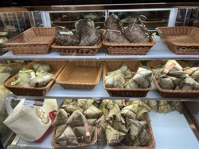 Tưng bừng không khí tết Đoan Ngọ của người dân Hong Kong ảnh 3