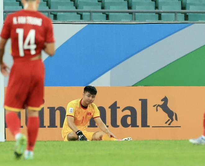 Văn Toản bị trật khớp ngón tay, có khả năng phải chia tay U23 châu Á ảnh 1